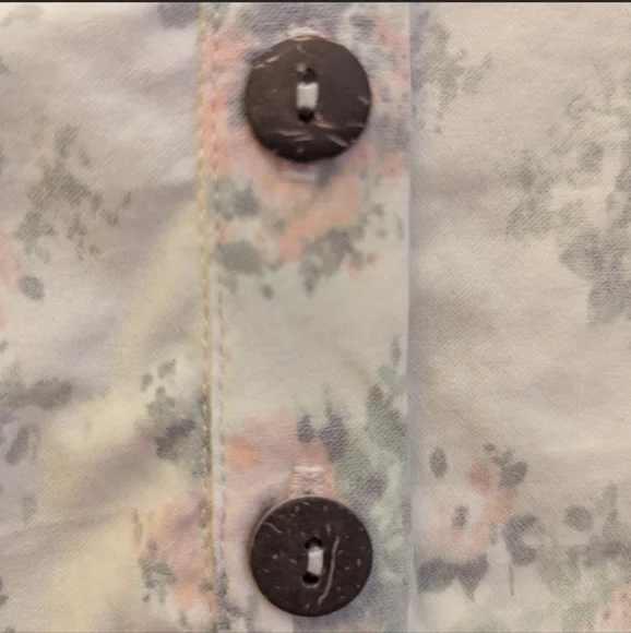 Lily White Floral Skirt with Button Detail - Picture 5 of 8